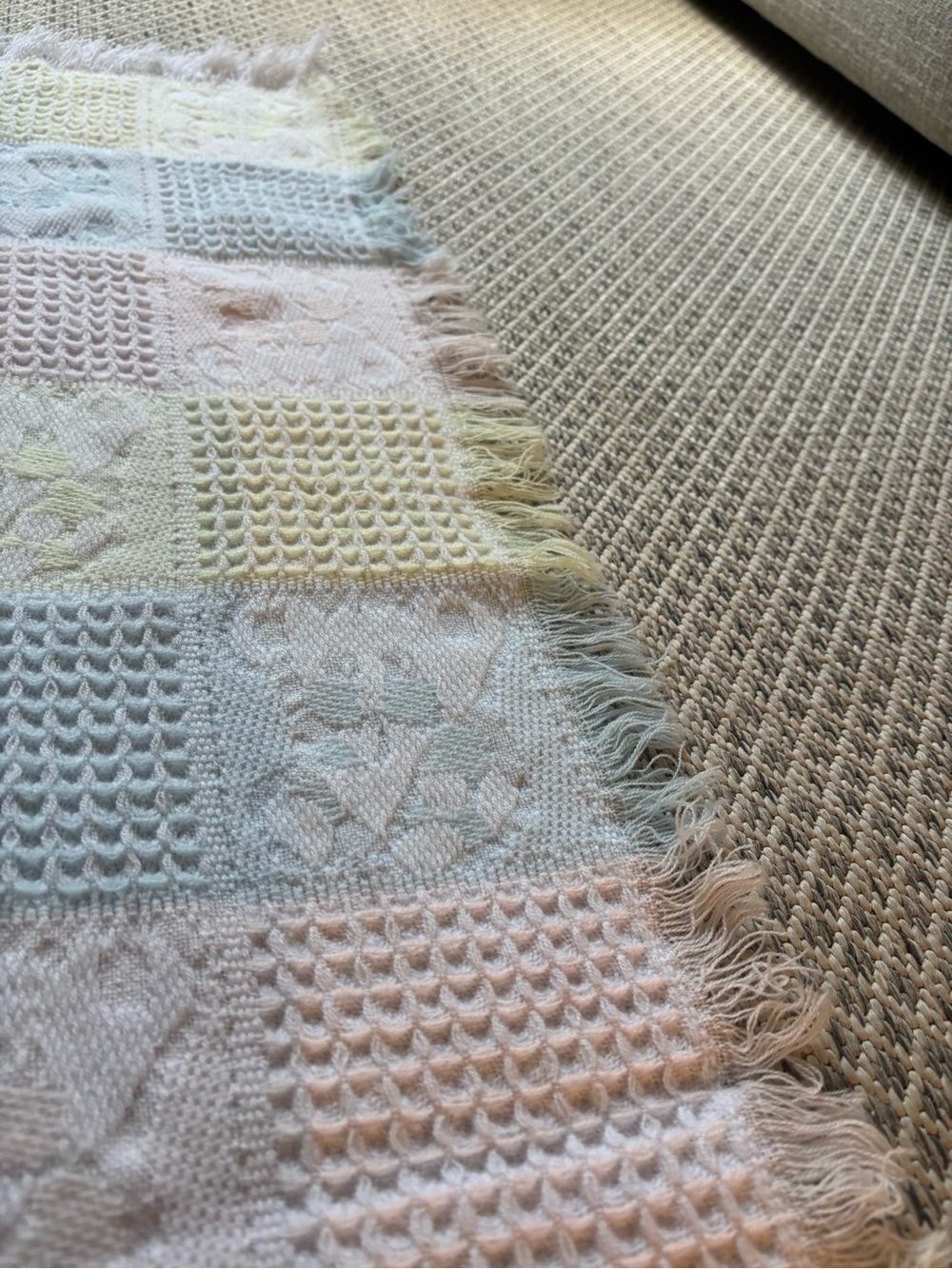 Pastel vintage baby blanket - Picture 8 of 9